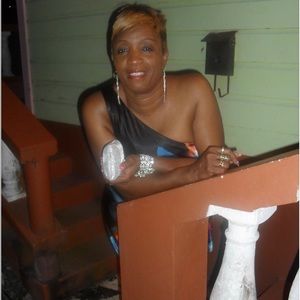 Meet your Posher, Joan